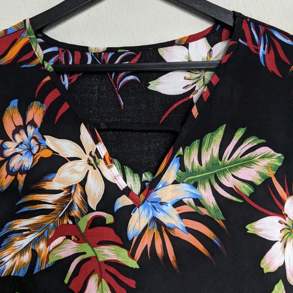 Black and colorful tropical floral blouse size S - Picture 7 of 9